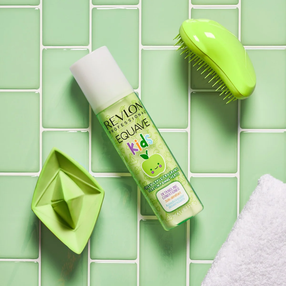 Revlon Professional Equave Kids Apple Detangling Conditioner 200 ml - Image 2