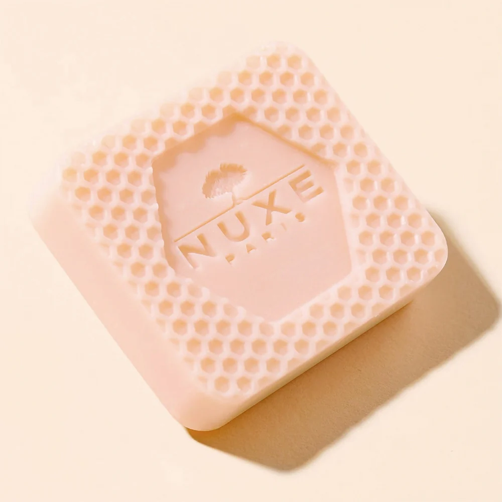 Nuxe Reve de Miel Shampooing Solide Douceur 65 gr - Image 3
