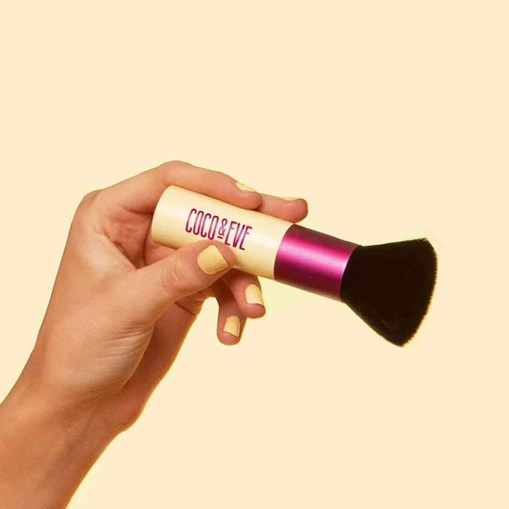 Coco&Eve Sunny Honey Deluxe Vegan Kabuki Brush 1 pz - Image 3