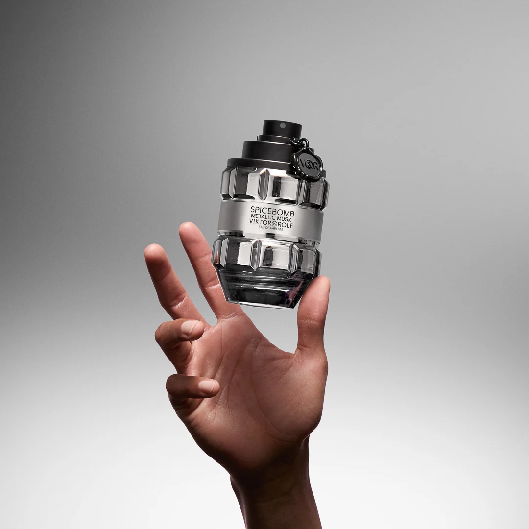 VIKTOR&ROLF Spicebomb Metallic Musk 90 ml - Image 6